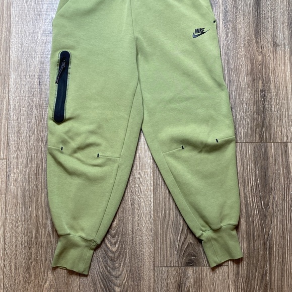 Nike Sportswear Women's Tech Fleece Pants Joggers, size small - Picture 5 of 12